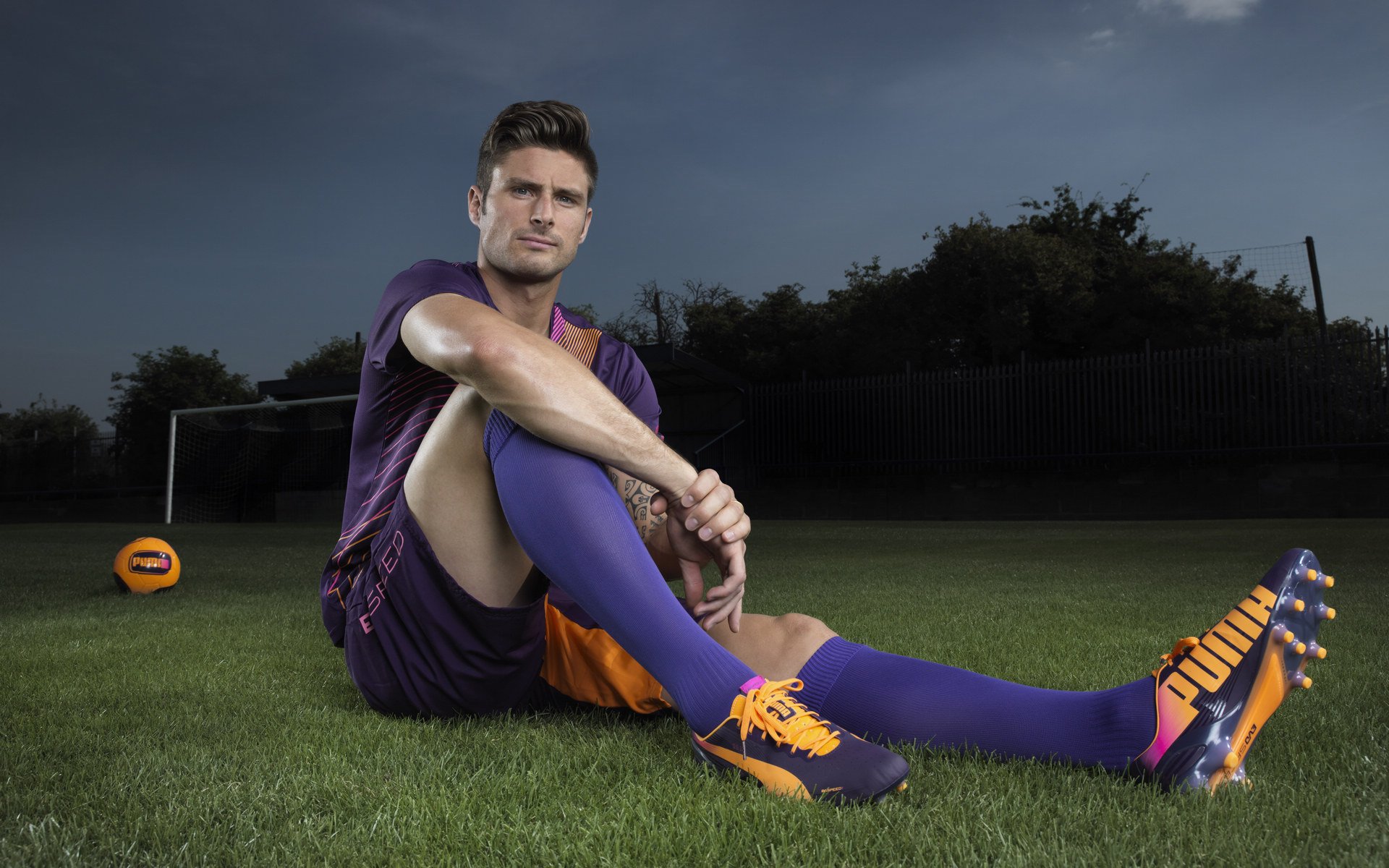 绿茵场上的逆转与球台上的突破，日本队险胜德国队，林高远刷新纪录的双重奏